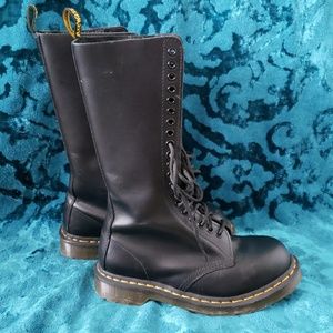 Doc Martens 1942 boot UK5 20 hole mid-calf boot